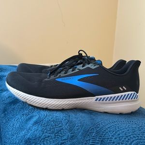 Men’s shoes Brooks Launch 8